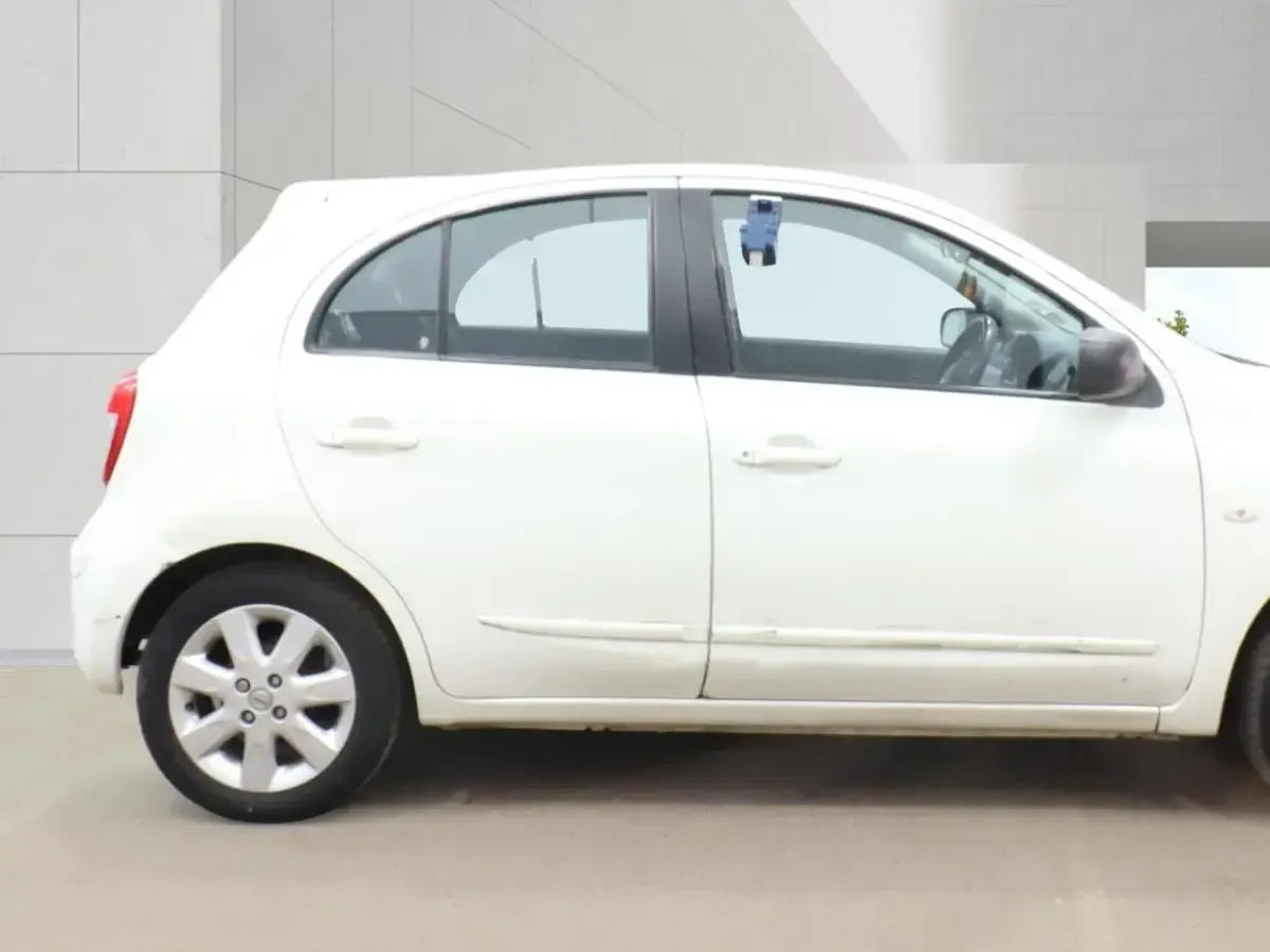 Used Nissan Micra Acenta 79 HP (58 kW) 2012 White Hatchback