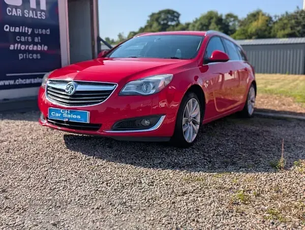 Used Vauxhall Insignia SRi 163 HP (119 kW) 2015 Red Estate