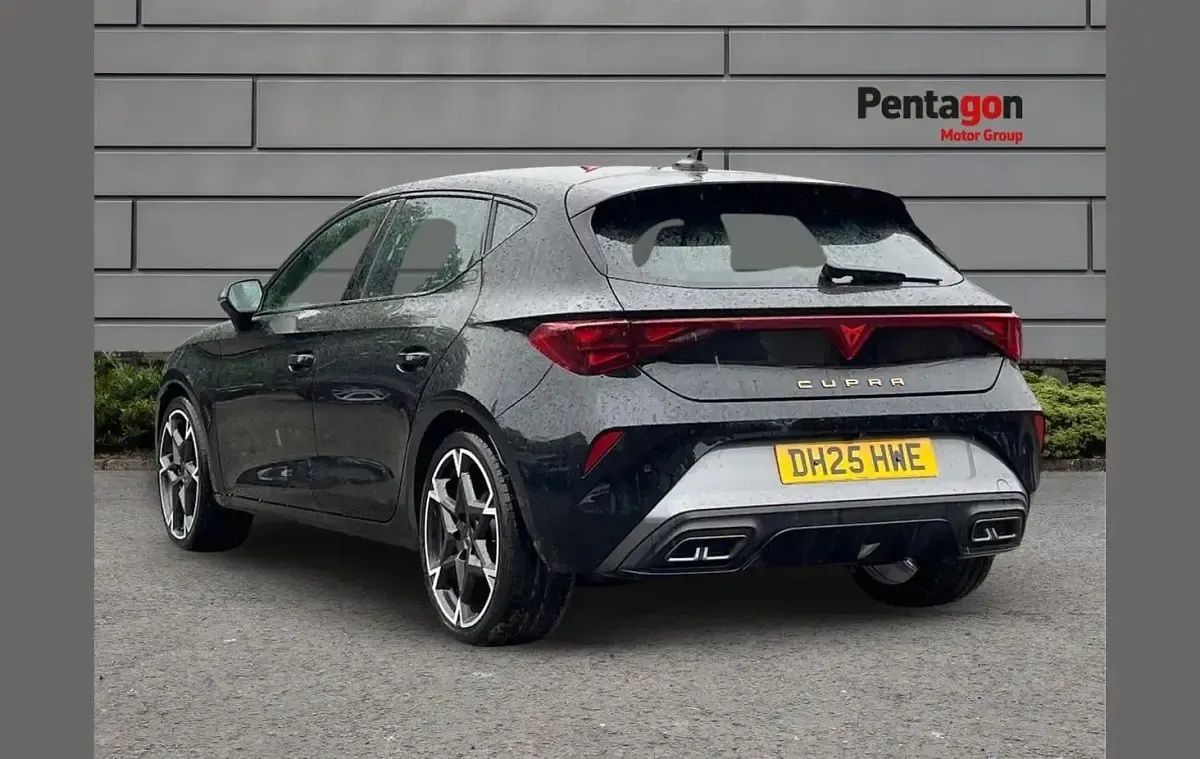 Used Cupra Leon 147 HP (108 kW) 2025 Black Hatchback