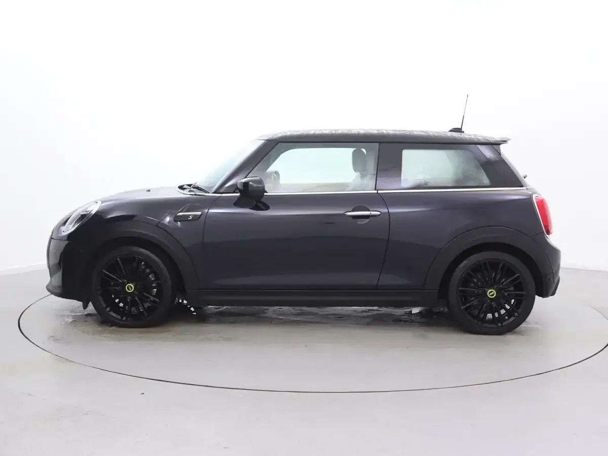 Begagnad Mini Cooper S Hatch 135 kW (184 HK) 2022 Blå Halvkombi