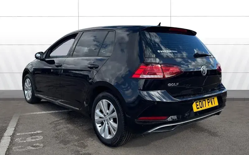 Used VW Golf VII SE 116 HP (85 kW) 2017 Black Hatchback