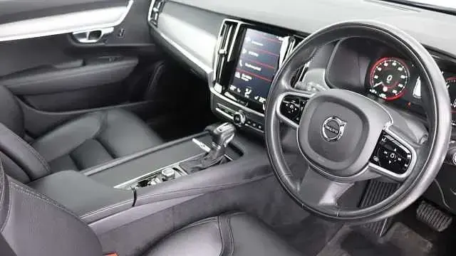Used Volvo V90 CC 188 HP (138 kW) 2018 Estate