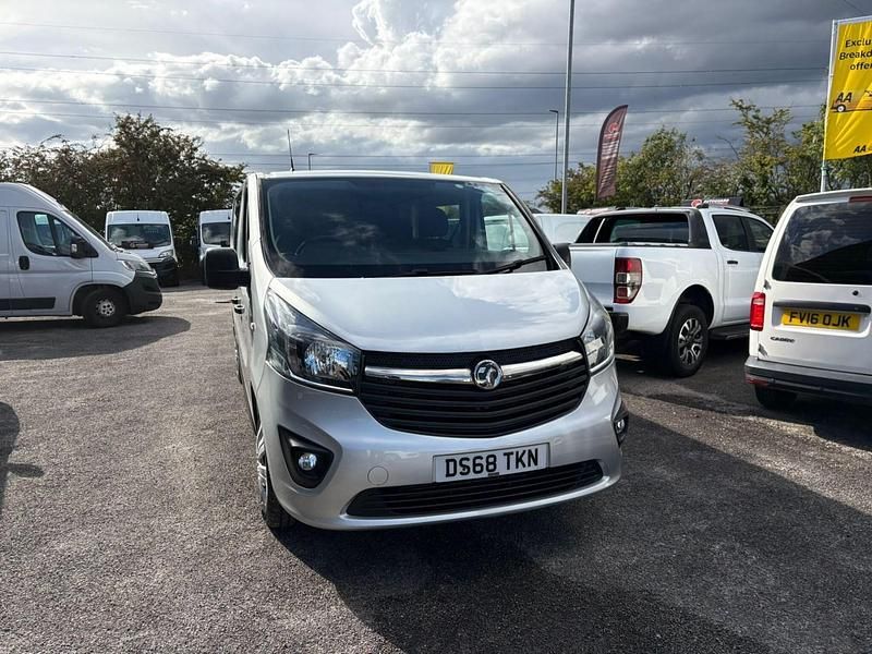 Used Vauxhall Vivaro Sportive 120 HP (88 kW) 2018 Silver MPV