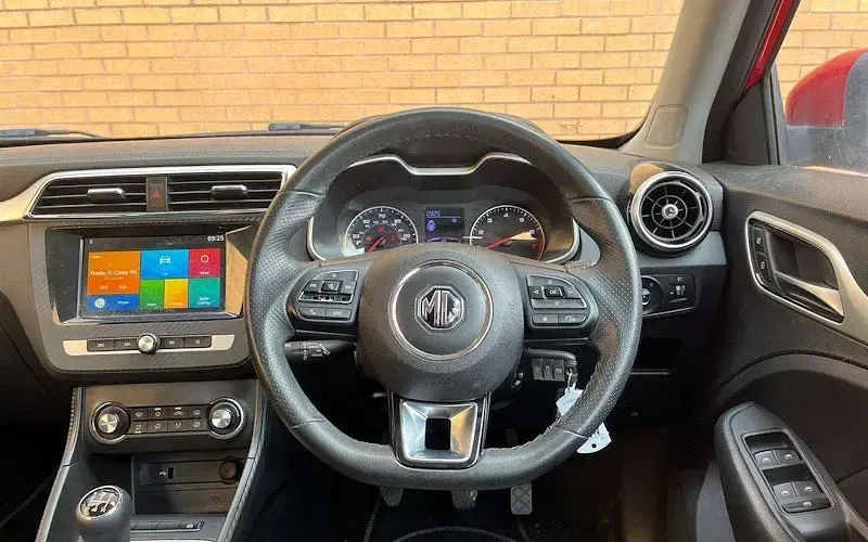 Used MG ZS Excite 106 HP (77 kW) 2018 Red SUV