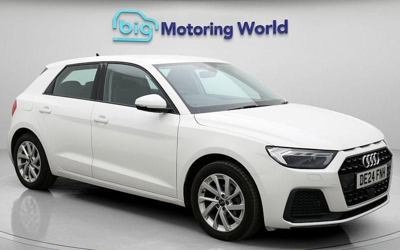 Used Audi A1 Sportback Sport 95 HP (69 kW) 2024 White Hatchback