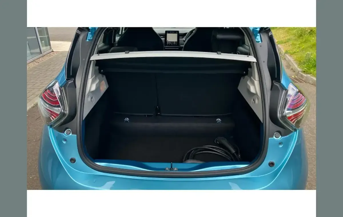 Used Renault Zoe Techno 100 kW (136 HP) 2022 Blue Hatchback