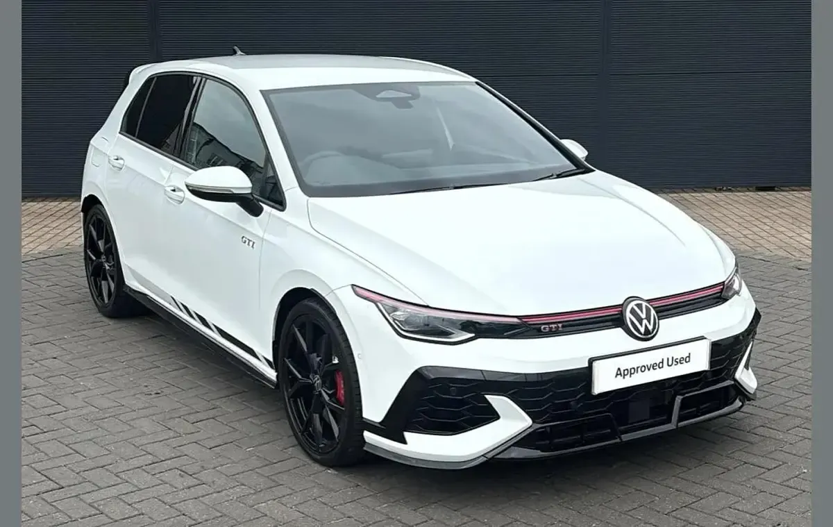 Used VW Golf VIII GTI Clubsport 300 HP (220 kW) 2025 White Hatchback