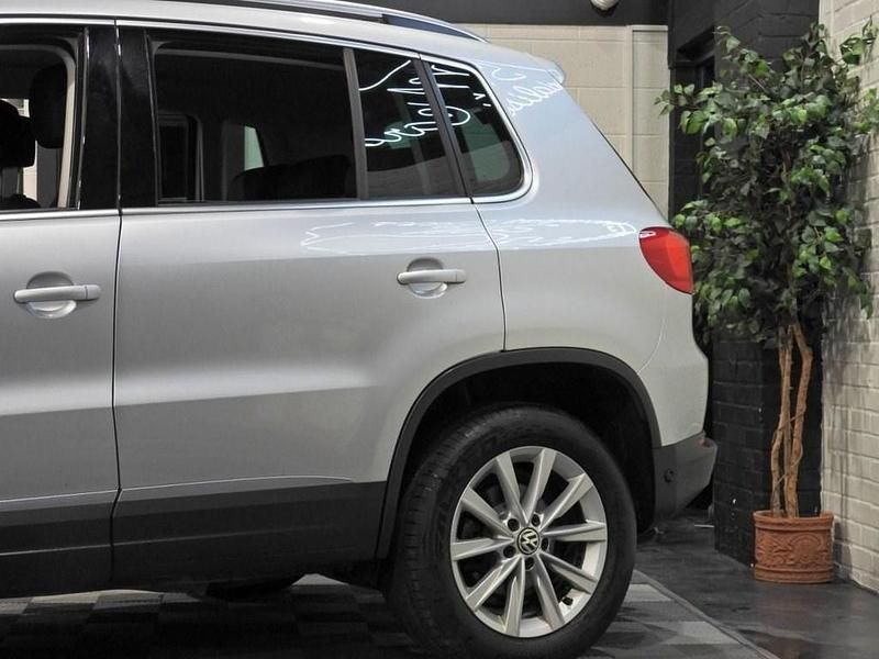 Used VW Tiguan SE 140 HP (102 kW) 2012 Silver SUV