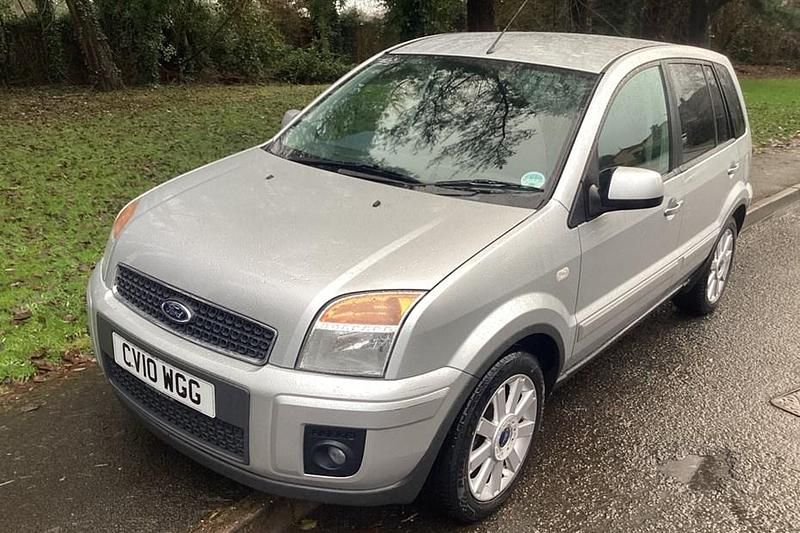 Used 2010 Ford Fusion Titanium | £2,390 (Good price) - Image 1/1