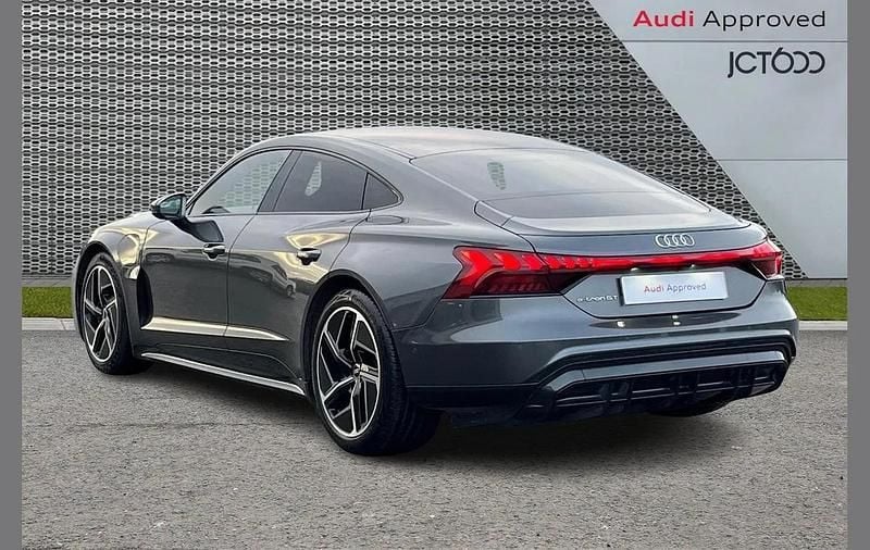 Used Audi e-tron GT quattro Comfort 384 kW (523 HP) 2022 Grey Sedan