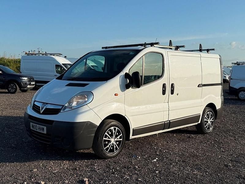 Second-hand Vauxhall Vivaro 115 CP (84 kW) 2010 Alb Monovolum