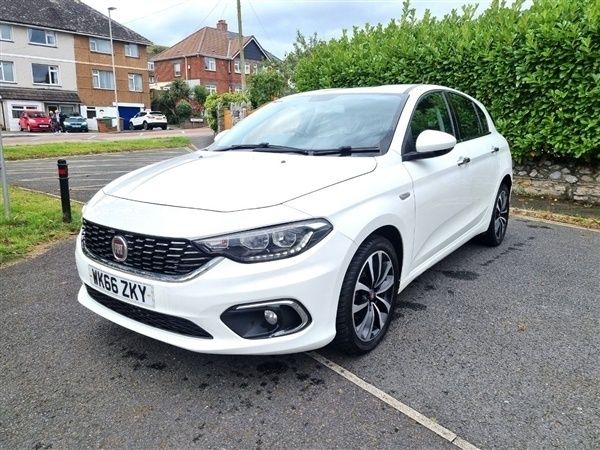 White Used 2016 Fiat Tipo Lounge Hatchback | £6,375 (A bit pricey) - Image 1/1