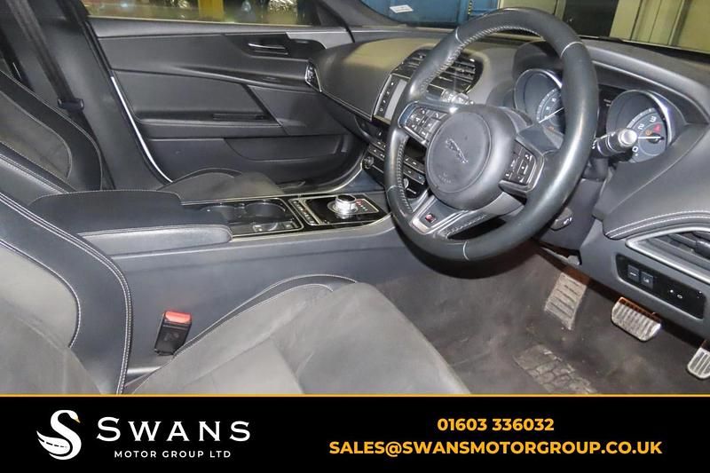 Used Jaguar XE Supercharged 340 HP (250 kW) 2015 White Sedan