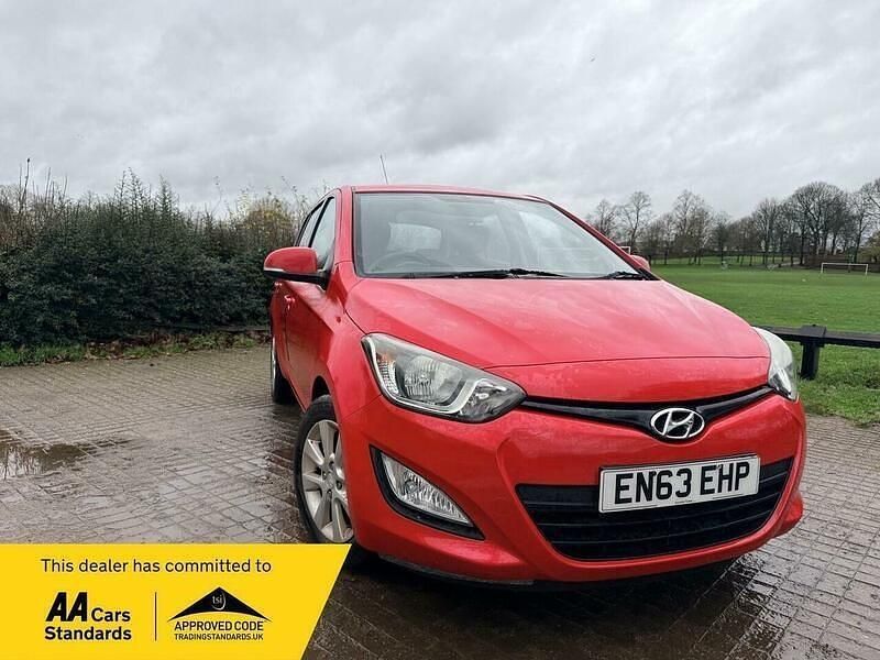 Red Used 2014 Hyundai i20 Active Hatchback | £3,300 (Fair price) - Image 1/4