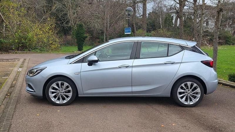 Used Vauxhall Astra Design Edition 2016 Silver Hatchback