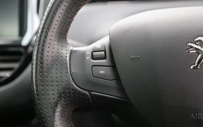Used Peugeot 2008 GT-line 131 HP (96 kW) 2019 Black SUV