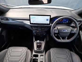 Used Ford Focus ST-Line X 125 HP (91 kW) 2024 White Hatchback