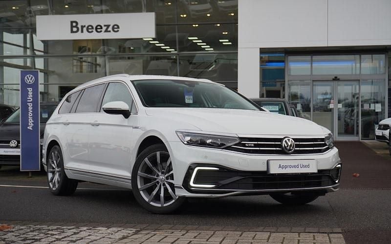 Used 2023 VW Passat Advance Estate | £17,490 (Good price) - Image 1/4