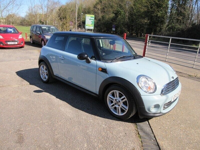 Blue Used 2013 Mini Cooper D Hatch Hatchback | £3,995 (A bit pricey) - Image 1/4