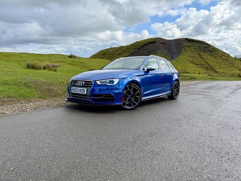 Begagnad Audi S3 Sportback Performance 300 HK (220 kW) 2015 Blå Halvkombi