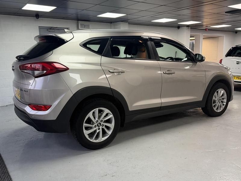 Usado Hyundai Tucson SE 141 HP (103 kW) 2017 Branco SUV