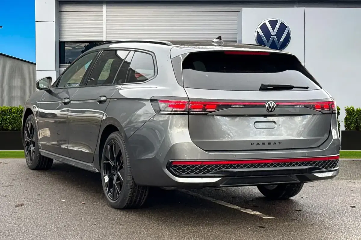 New VW Passat R-line 150 HP (110 kW) 2026 Grey Estate