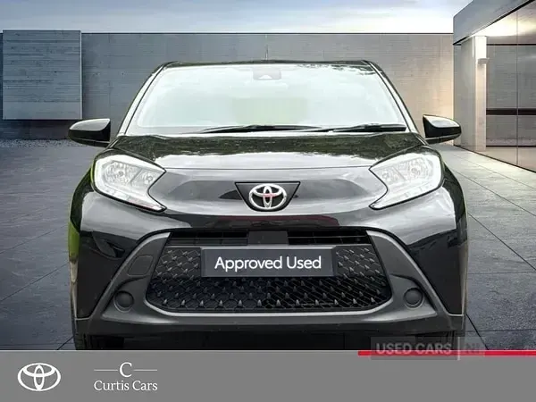 Used Toyota Aygo X PURE 72 HP (52 kW) 2024 Black SUV