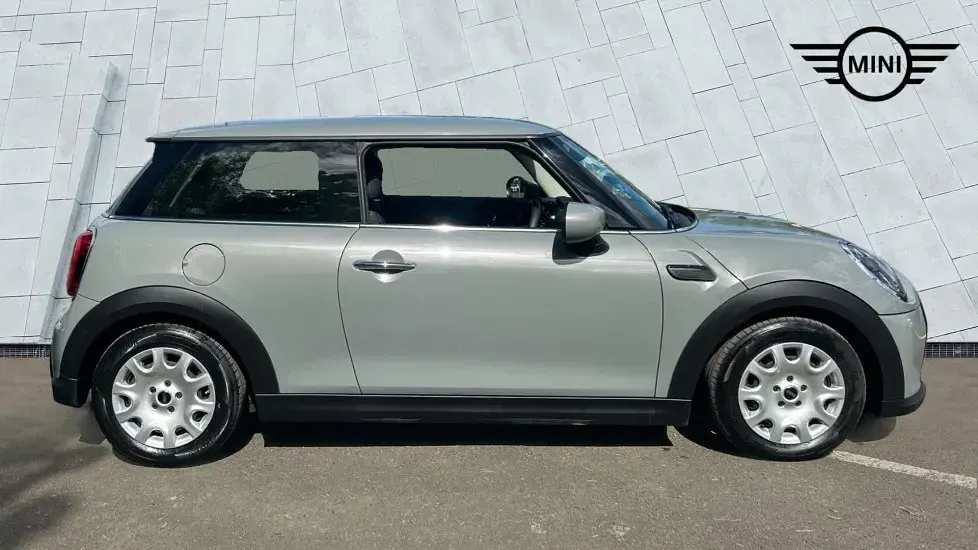 Used Mini ONE Classic 101 HP (74 kW) 2022 Grey Hatchback