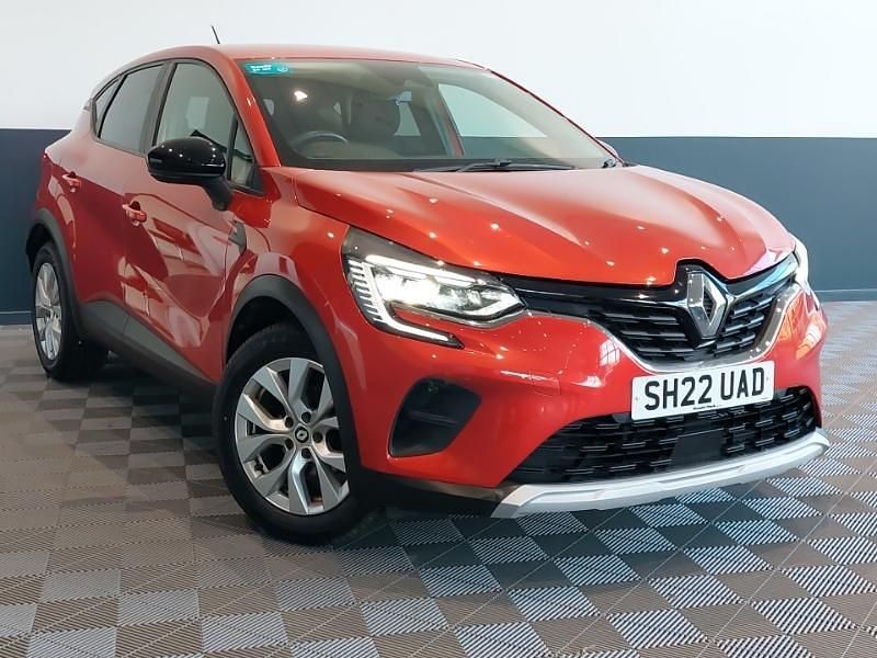 Used Renault Captur Iconic 140 HP (102 kW) 2022 Red SUV