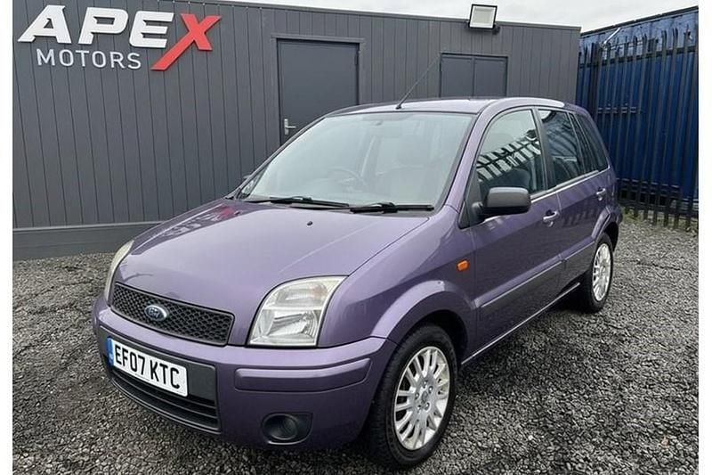 Used Ford Fusion 2007 Mauve/purple Hatchback
