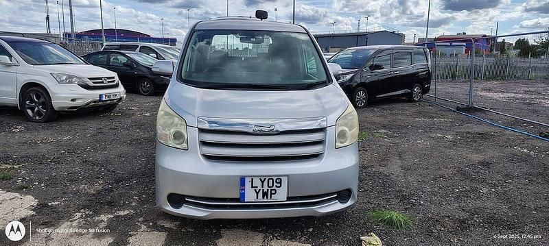 Silver Used 2021 Toyota Noah MPV | £3,500 - Image 1/4