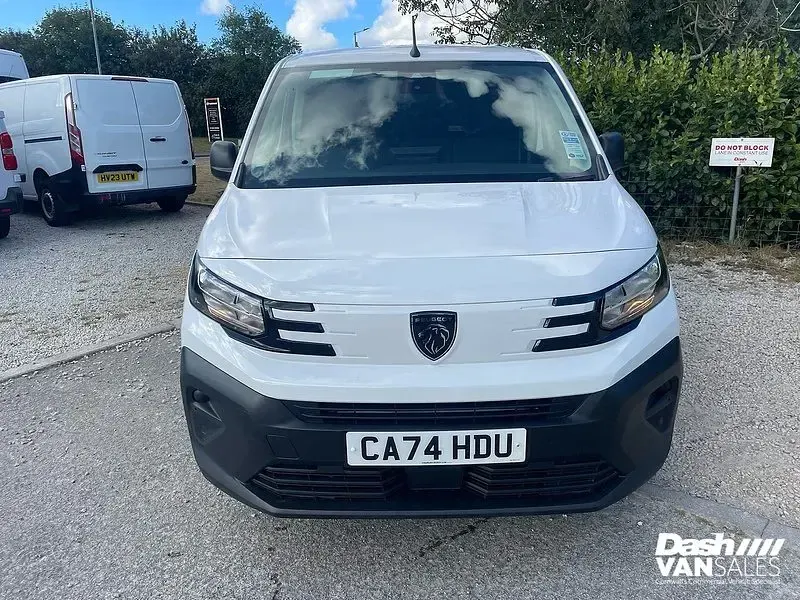 Used Peugeot Partner 100 HP (73 kW) 2024 Ice white (solid paint) MPV