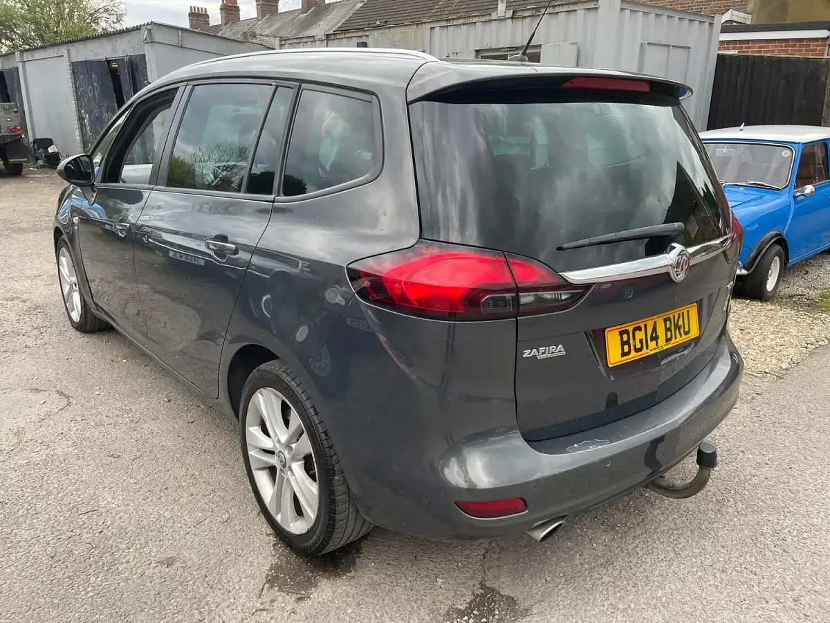 Used Vauxhall Zafira Tourer SRi 165 HP (121 kW) 2014 Grey MPV