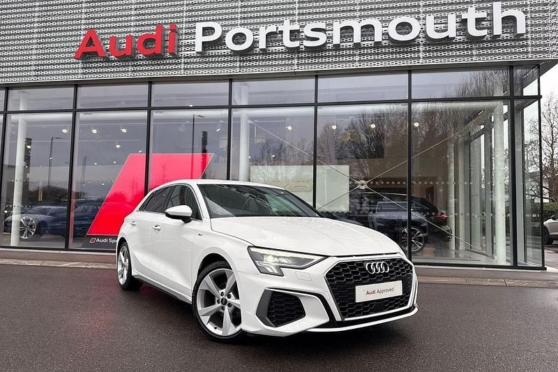 Used Audi A3 Sportback S-Line 150 HP (110 kW) 2022 White Hatchback