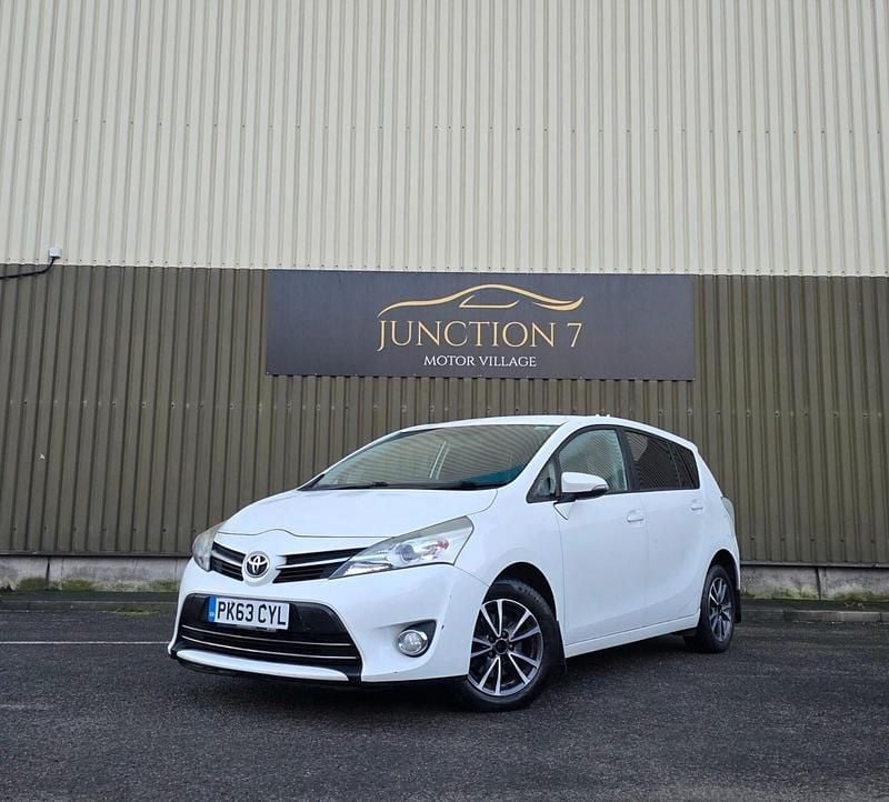 White Used 2013 Toyota Verso MPV | £4,695 (Fair price) - Image 1/4