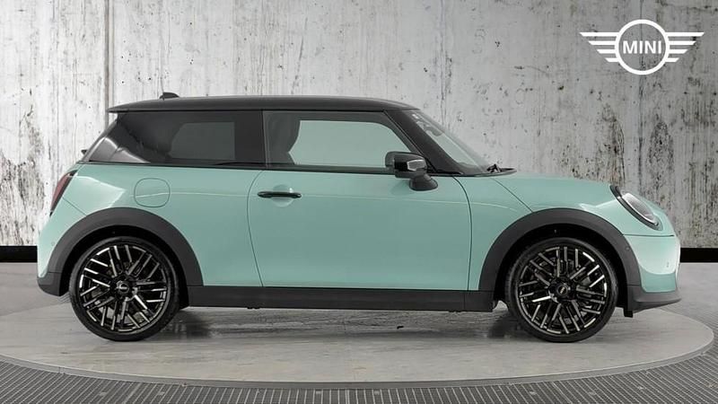 Used Mini Cooper Hatch 113 kW (154 HP) 2025 Green Hatchback