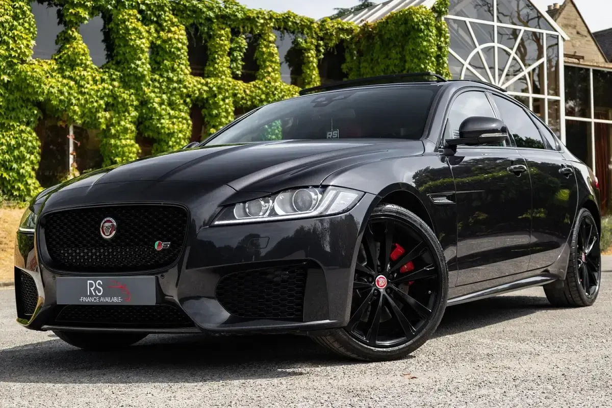 Used Jaguar XF S 300 HP (220 kW) 2016 Black Sedan