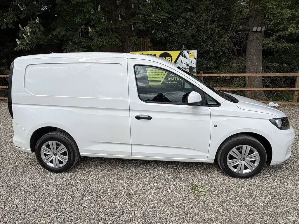 Used VW Caddy S 112 HP (82 kW) 2022 White MPV