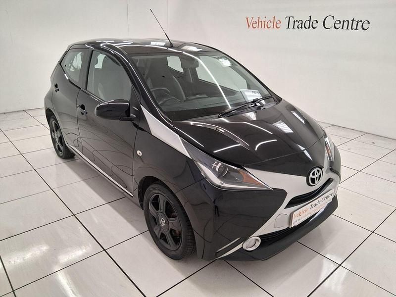 Black Used 2014 Toyota Aygo X-clusiv Hatchback | £5,222 (Fair price) - Image 1/4
