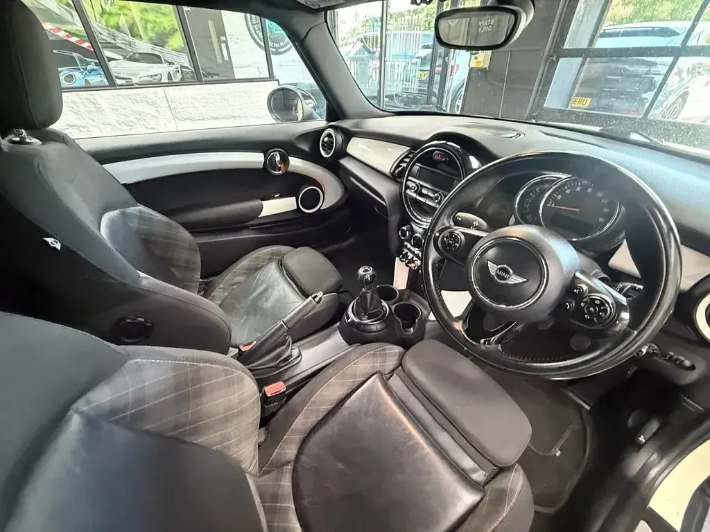 Used Mini Cooper D Hatch 116 HP (85 kW) 2014 White Hatchback