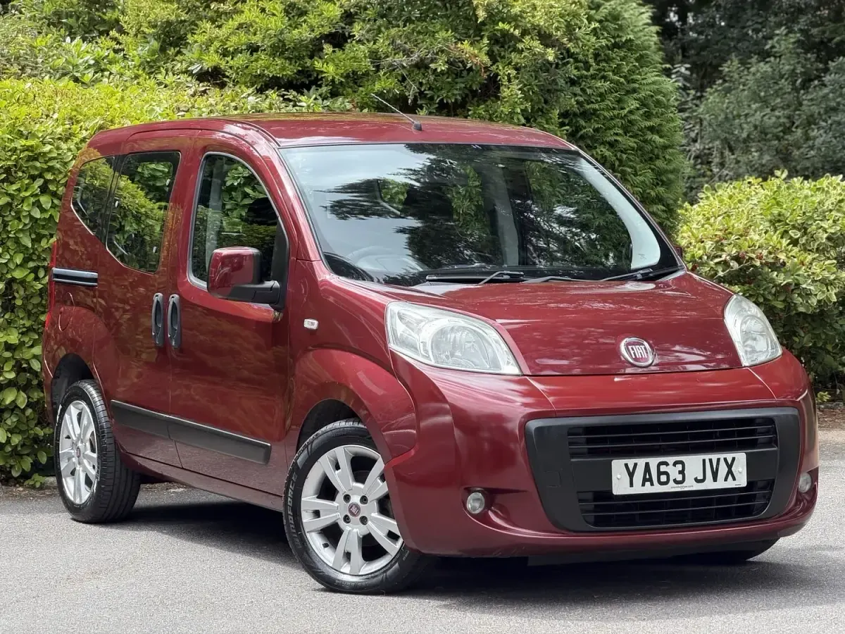Used Fiat Qubo Trekking 75 HP (55 kW) 2014 Red MPV