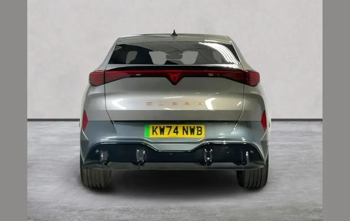 Usado Cupra Tavascan 210 kW (286 HP) 2024 Bege SUV
