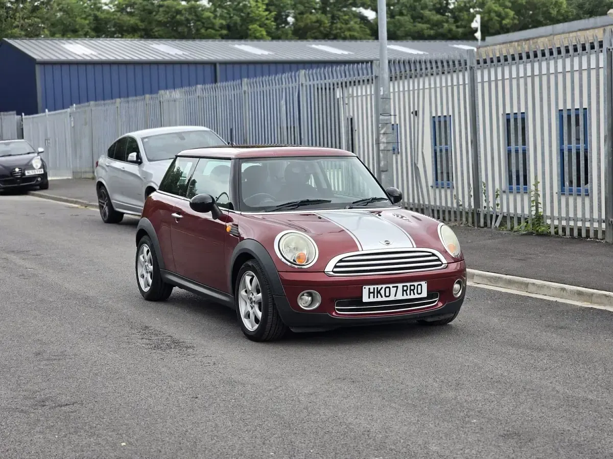 Used Mini ONE Hatch 95 HP (69 kW) 2007 Red Hatchback