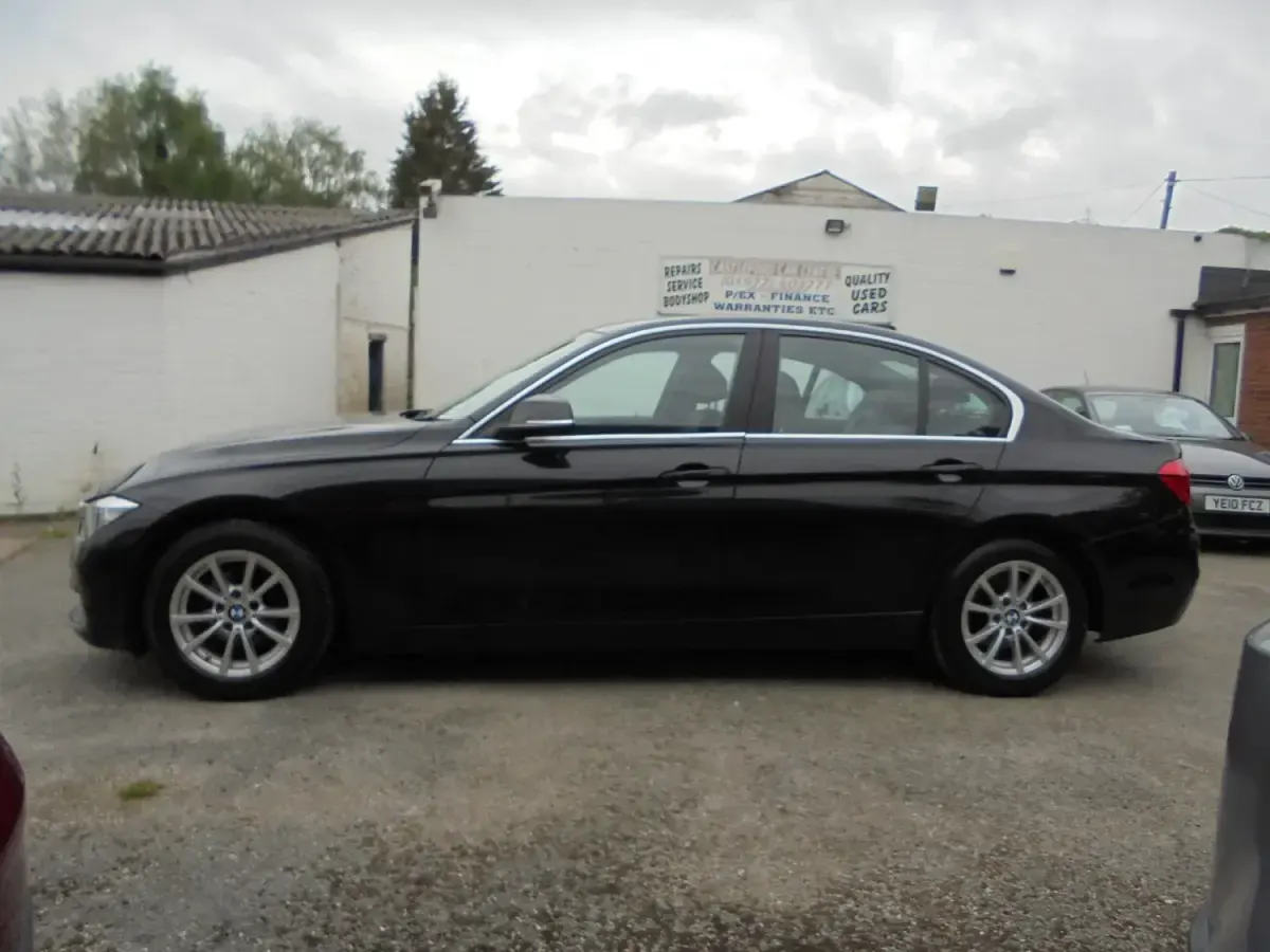 Usado BMW 320 Efficient Dynamics 2016 Negro Berlina