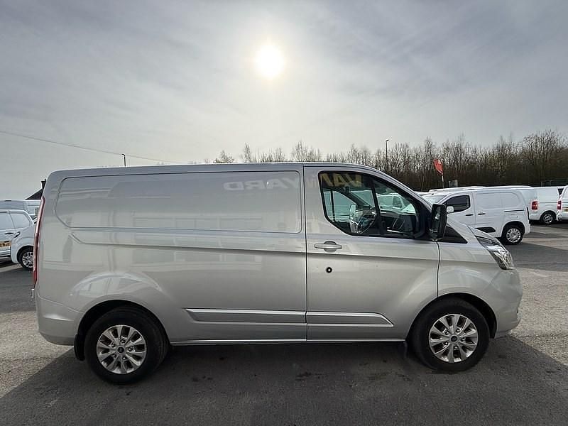 Used Ford Transit Custom Limited 130 HP (95 kW) 2020 Silver Van