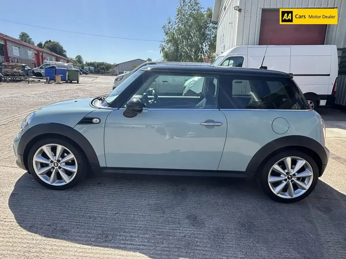 Used Mini Cooper D Hatch 112 HP (82 kW) 2013 Blue Hatchback