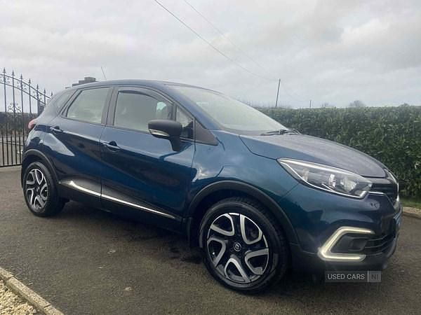 Used Renault Captur Dynamique 90 HP (66 kW) 2017 Blue SUV