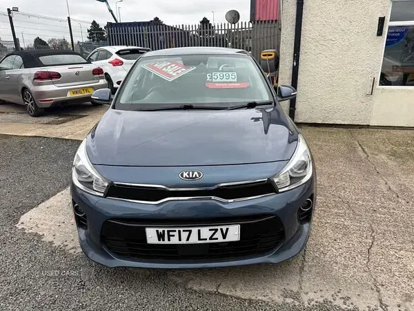 Used Kia Rio 99 HP (72 kW) 2017 Blue Hatchback