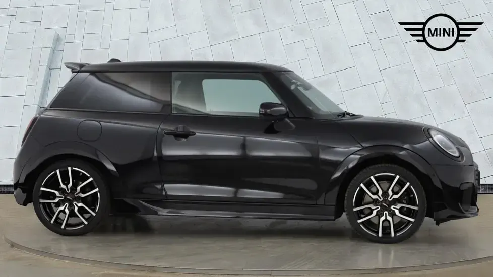 Used Mini Cooper Hatch 154 HP (113 kW) 2024 Black Hatchback