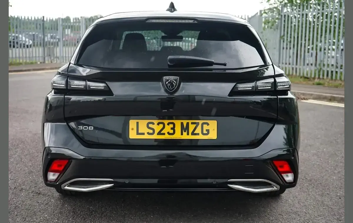 Used Peugeot 308 Allure Premium 128 HP (94 kW) 2023 Black Estate